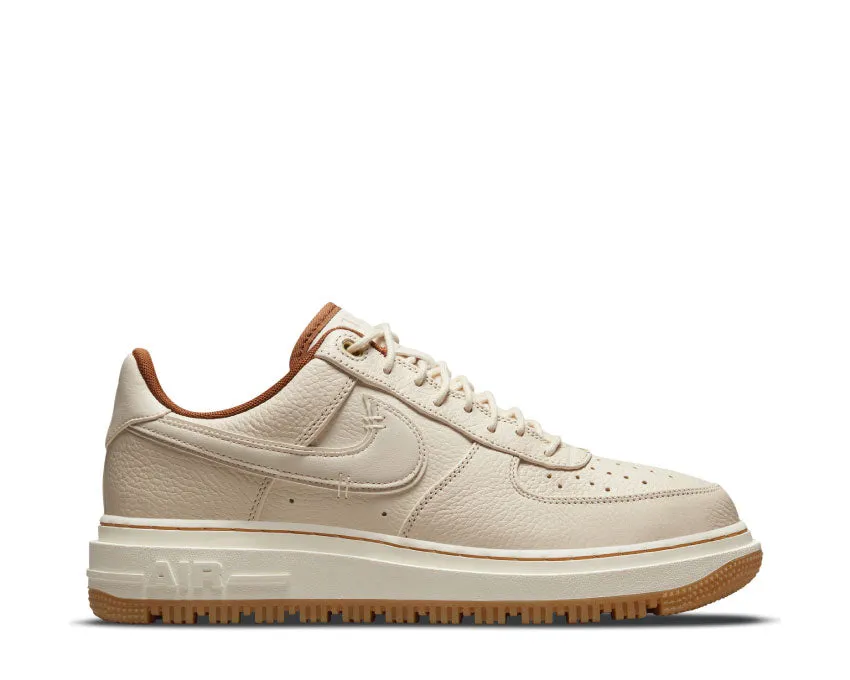 Nike Air Force 1 LUXE