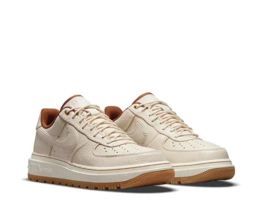 Nike Air Force 1 LUXE