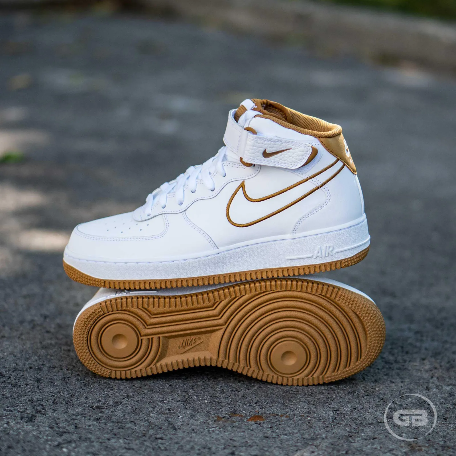 Nike Air Force 1 Mid "White Muted Bronze"