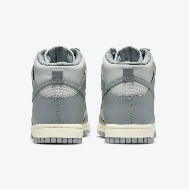 Nike Women's Dunk High (Aged Grey/ Grey/ White/ Sail/ Cr...